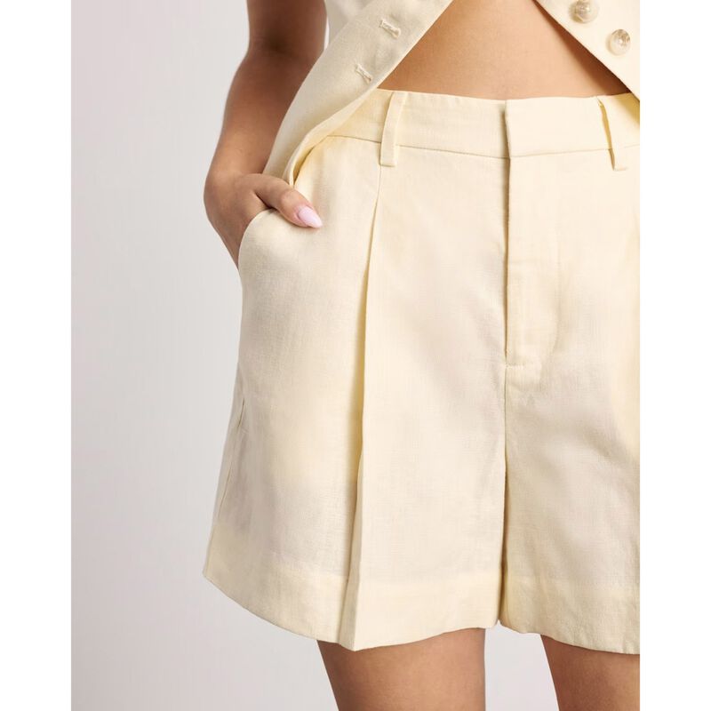 JAG Kayla Linen Pleat Short image number 2